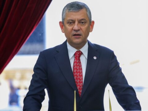 Özel’den milletvekillerine ilk uyarı: “Esprisini bile yapmayacaksınız” Haber gorseli